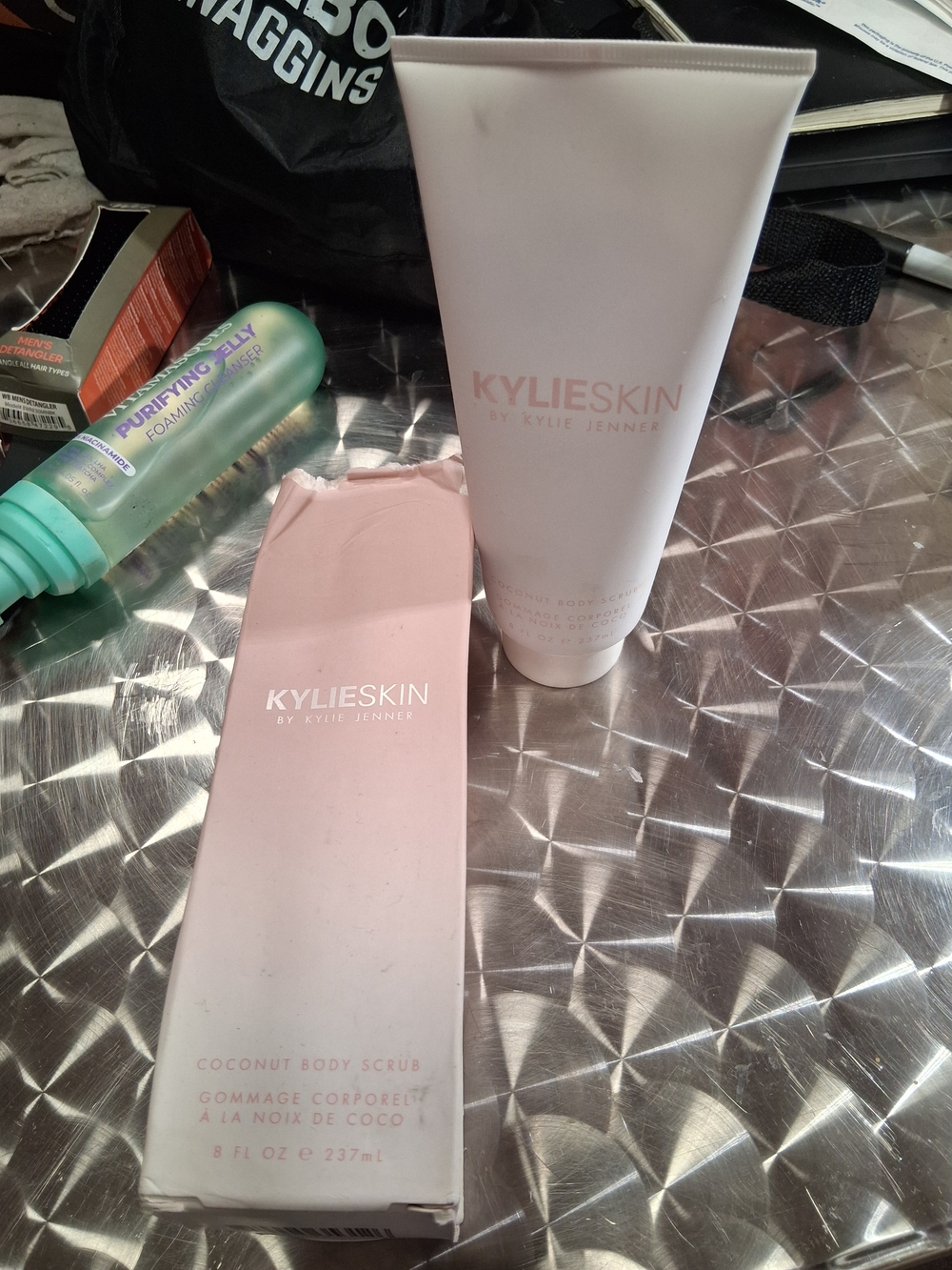 KYLIE SKIN Coconut Body Scrub - Soft Pink